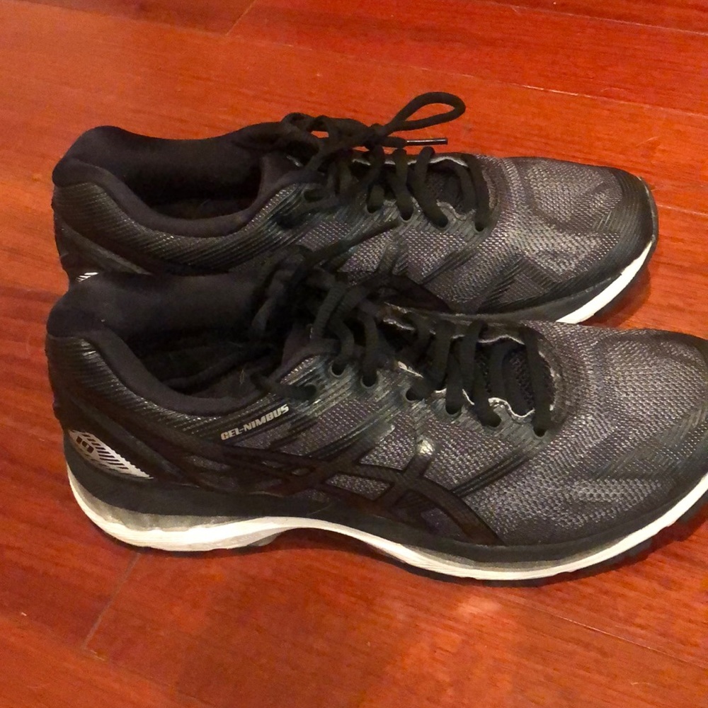 Asics womens sneaker - size 8